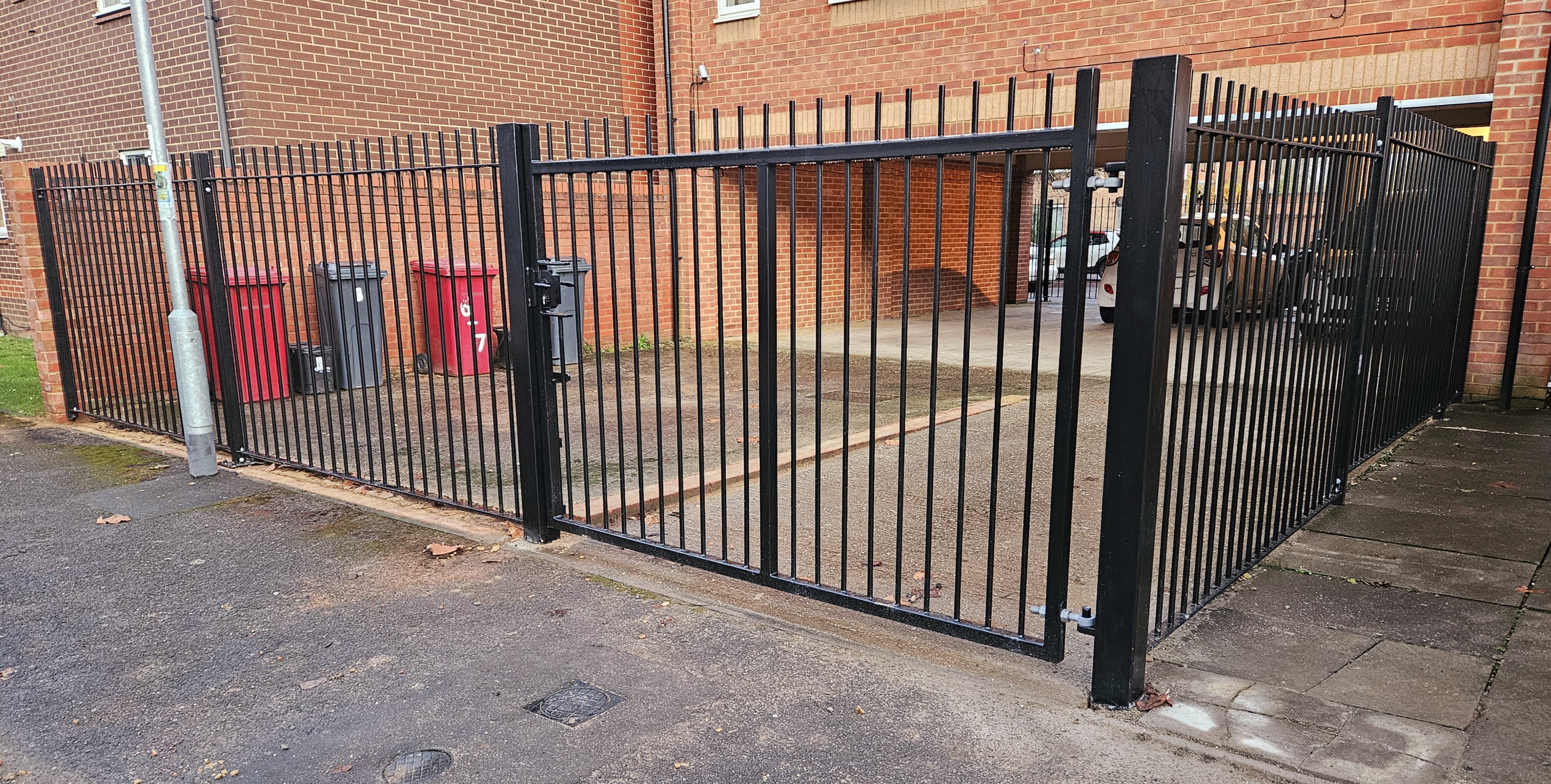 fence specialists in Berkshire